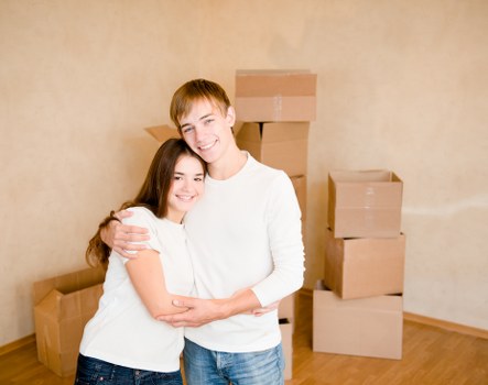 Packed moving van beside a Fulham residential street